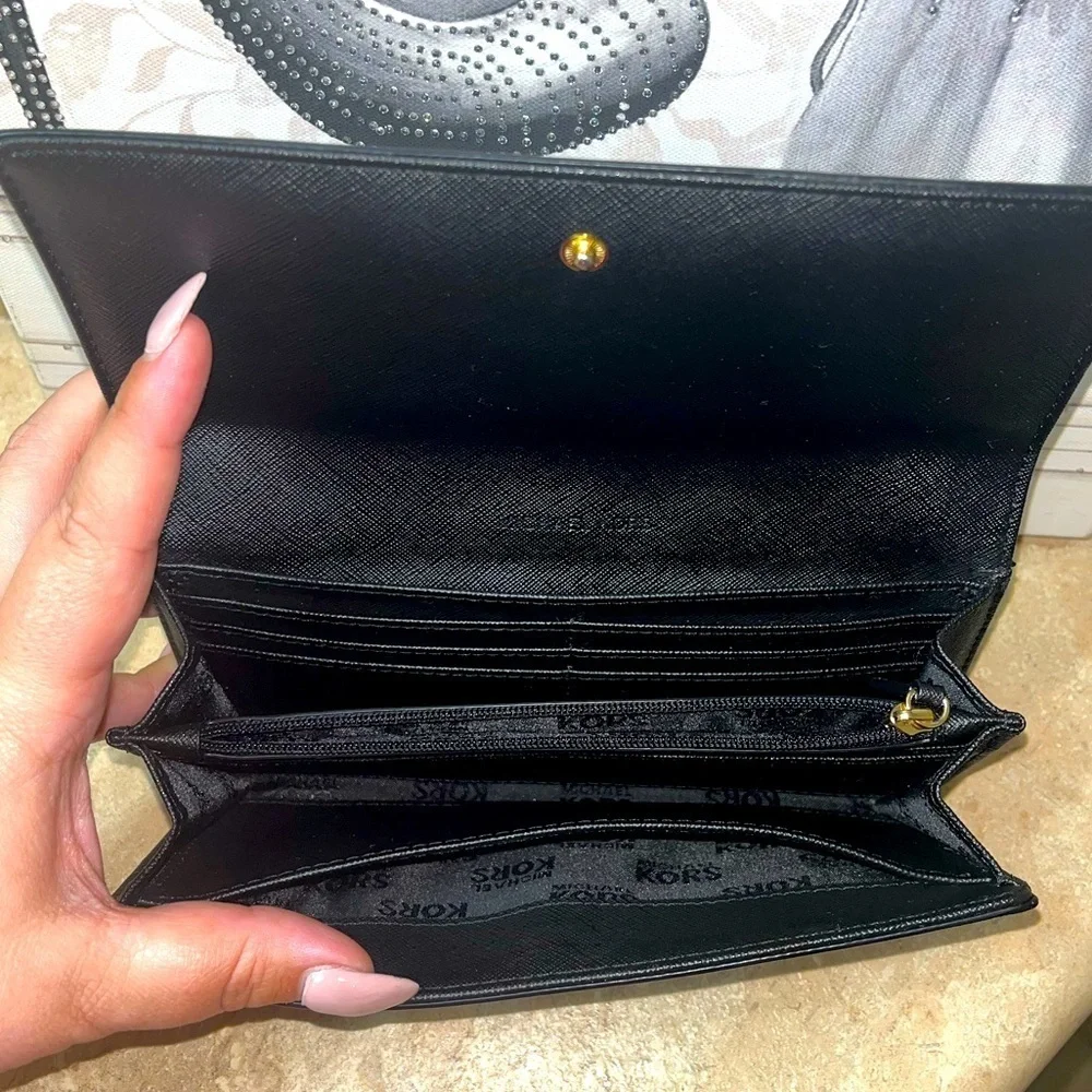Michael Kors Jet Set Travel Carryall Saffiano Leather Wallet, Black